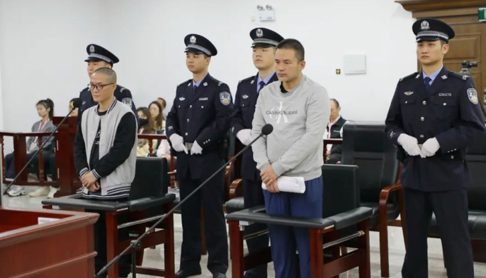 被告人刘翔峰（右）获刑。图片来源：长沙市中院