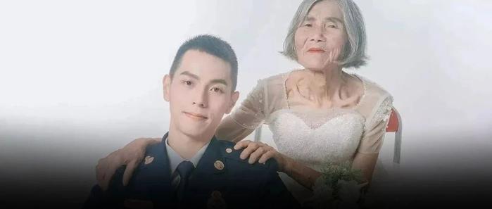 24岁小伙和85岁老太婚纱照，刷屏全网：相差61岁，原因你想象不到