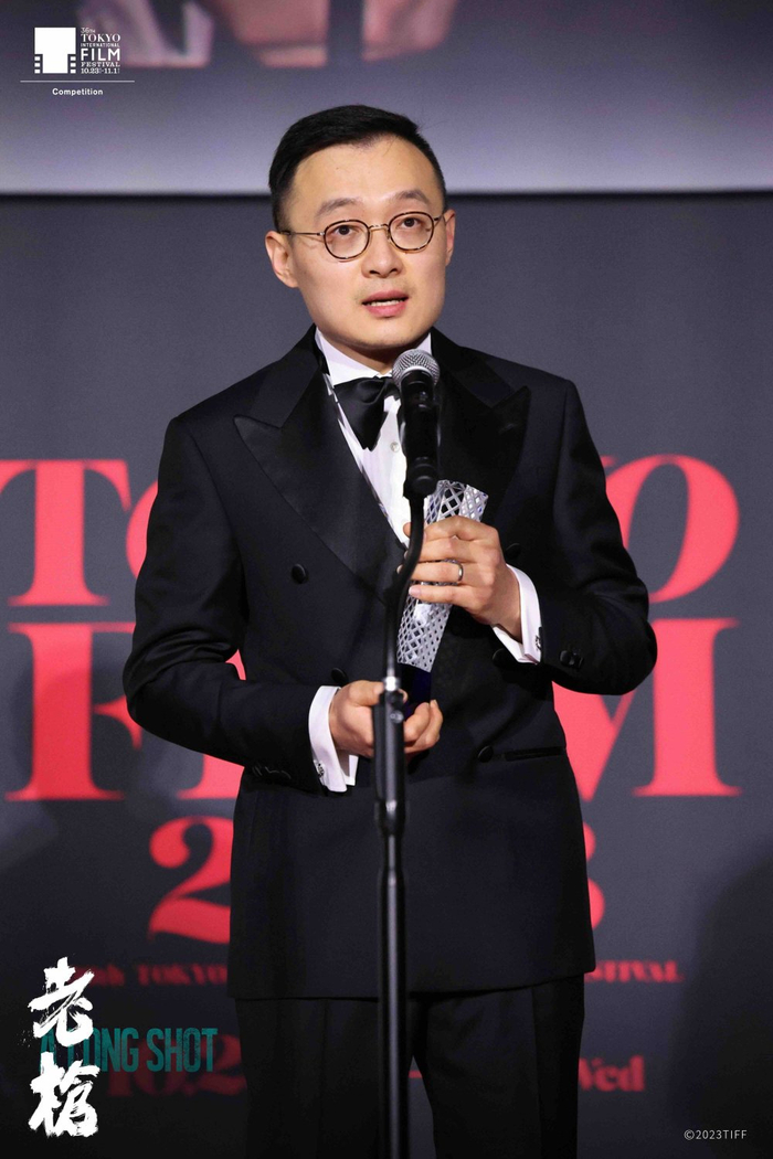 导演高朋在东京国际电影节发表得奖感言。