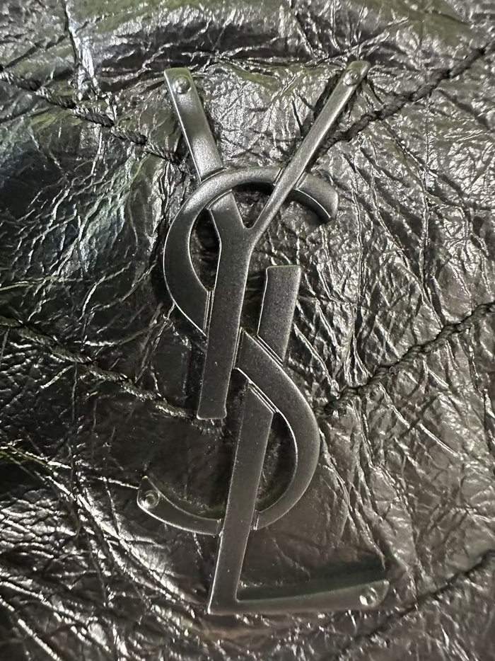 商家提供的发货前的圣罗兰包照片。图/受访者提供