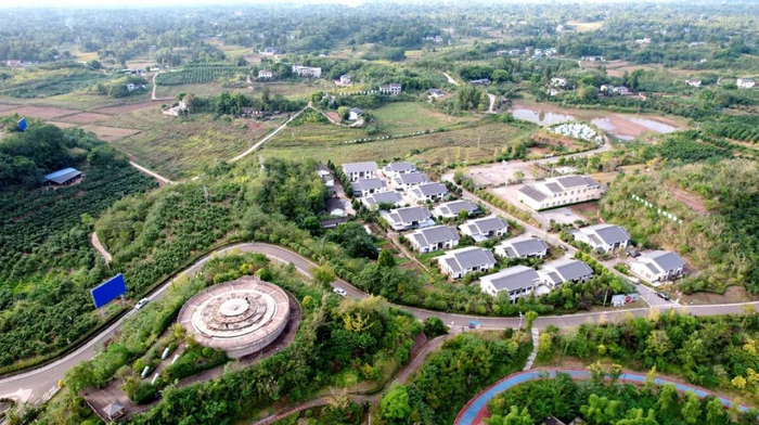 营山县渌井镇兴云村一角。邹刚摄