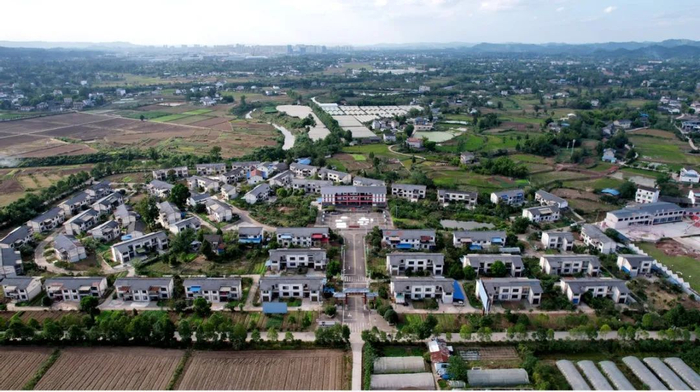 营山县东升镇玉帝村一角。邹刚 摄