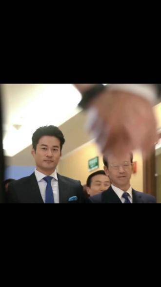 应晖目睹了赵默笙和何以琛手牵手的场景