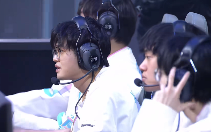 惜败后BLG队员情绪低落。 网络截图