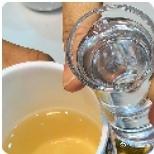 《好团圆》中的向中为什么要离婚，就是因为她已经感受不到丈夫对她的在乎…