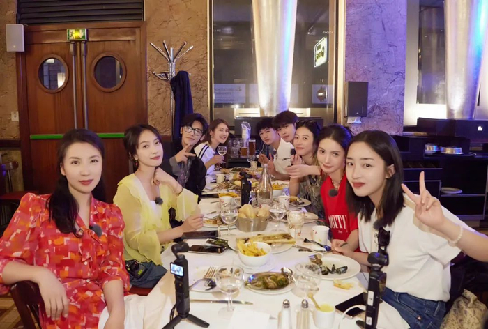 图源：@花儿与少年官微