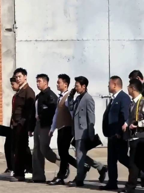 德云斗笑社第三季录制花絮 德云男团上海滩炸街
