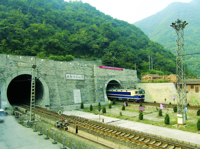 西康铁路秦岭隧道