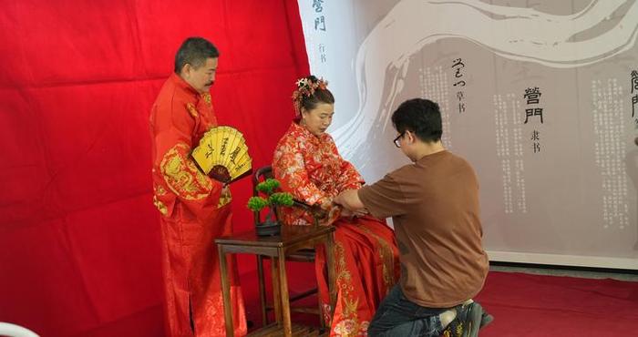 超甜蜜！家门口的圆梦婚纱照为他们记录幸福