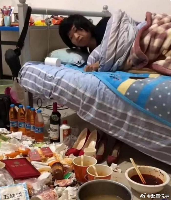 天啊，这世上怎么会有这么邋遢的人？