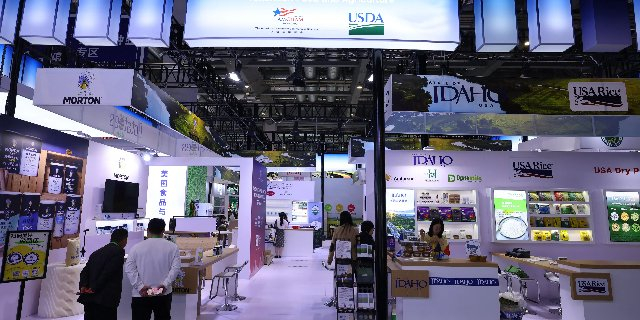 图为美国食品与农业展馆第二次亮相进博会，来源：摄影记者任玉明