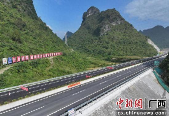 图为道路线形顺畅美观。戴肖玲 供图