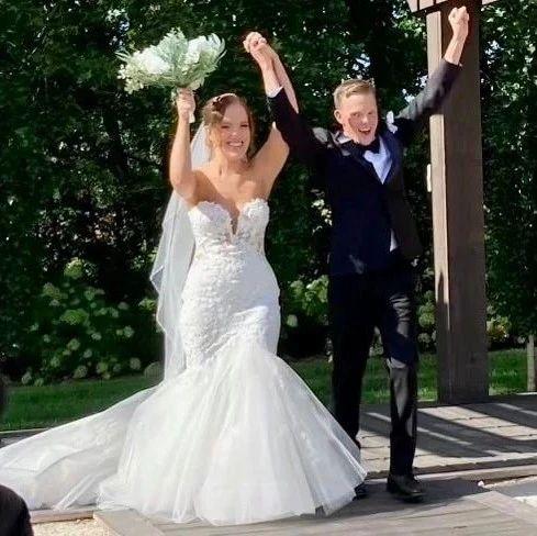 从新生儿病房到婚姻殿堂，这段“娃娃亲”，命中注定的青梅竹马
