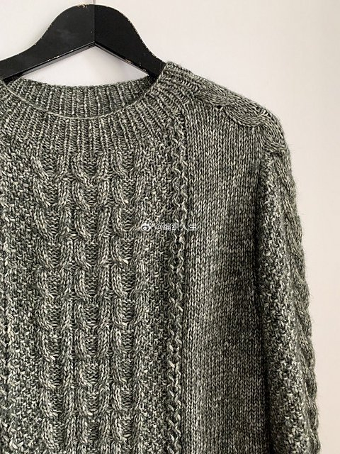 来自midori hirose编织的一款套头毛衣