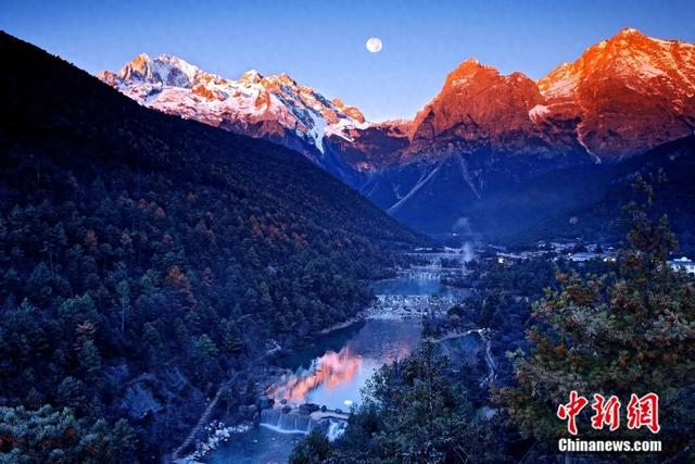 云南丽江玉龙雪山蓝月谷。丽江市委宣传部 供图