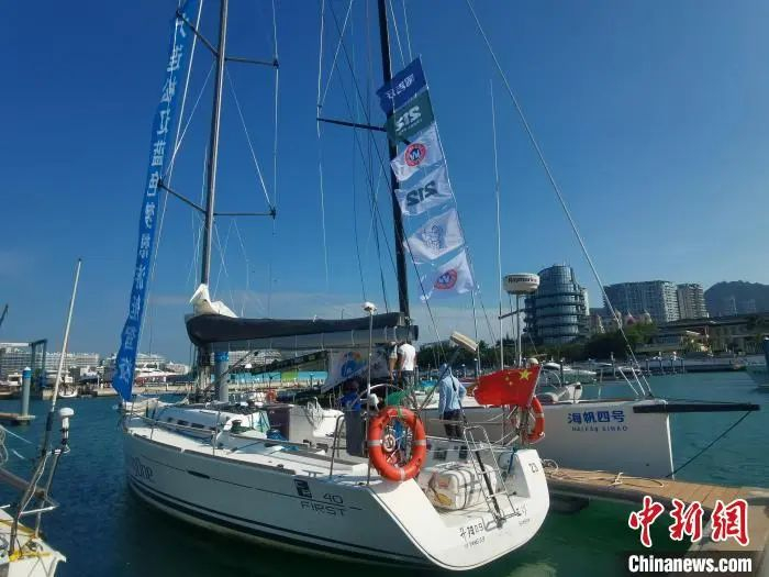 11月9日，受台风“银杏”影响，2024年环海南岛帆船赛参赛船舶在海南三亚回港避风。三亚海事局 供图