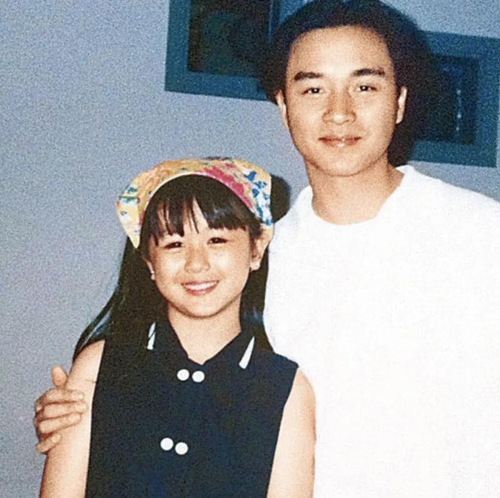 张国荣力捧她,周星驰欣赏她,最火童星唐宁,如今怎样了?