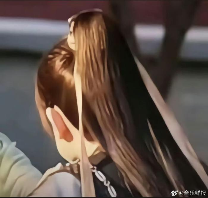 哇，宝宝仙侠的子期是可爱的宝宝妖，隐身玩妙妙发带的画面，萌得不要不要的