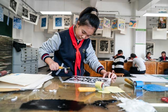 曲靖南关学生图片