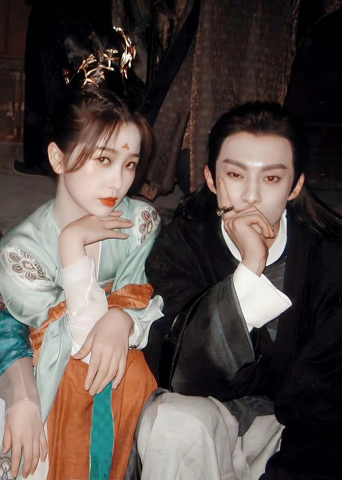 虞书欣《苍兰诀》杀青微博片场图  图源：微博