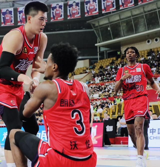 cba杯:双外55 13 9断北控轻取广州三连胜 陈国豪12 3于米提16分