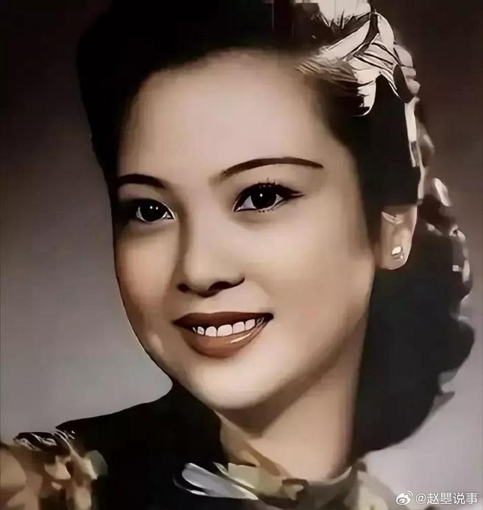 1938年，41岁的戴笠借口加班，把20岁的女秘书带进卧室，并递给她一杯咖啡：今晚要处理文件，喝点提提神