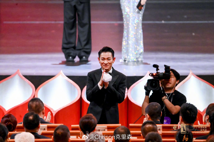 刘德华和王骁都不约而同地选择了canali出席第37届金鸡奖颁奖典礼
