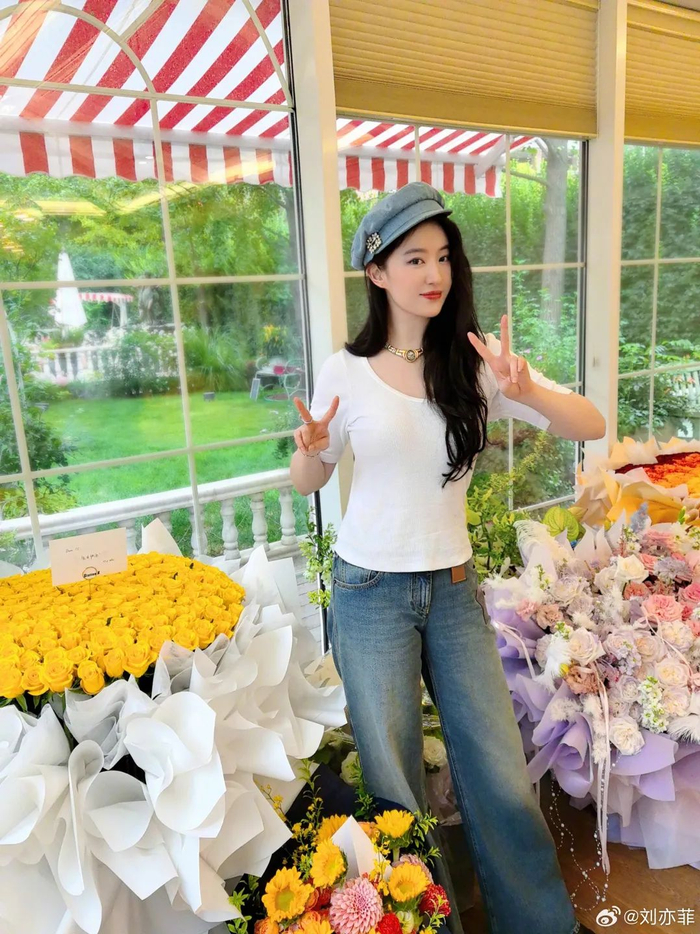 图/@刘亦菲