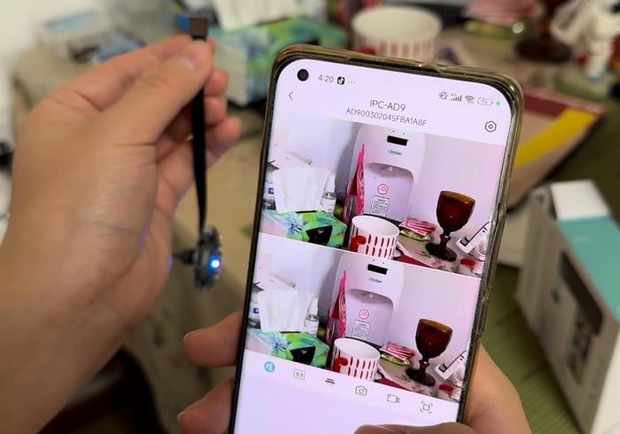 ▲连接上“ix cam”软件后,镜头拍摄的画面被实时传输到手机上。新京报记者 慕宏举 摄