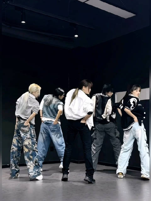 天冷多插兜!
