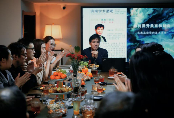 刘国胜给出了自己的见解,现如今信息鱼龙混杂,其中尤以 "假信息" 最为
