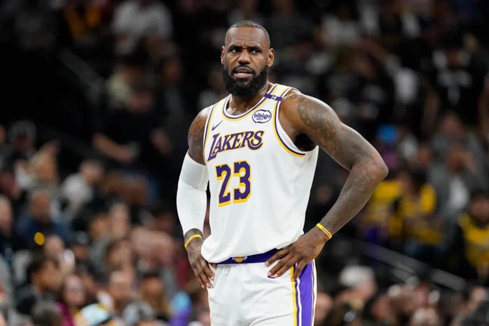 肖华：NBA收视率差，与库里和三分球无关，是其他体育项目导致的-第5张图片-比分网