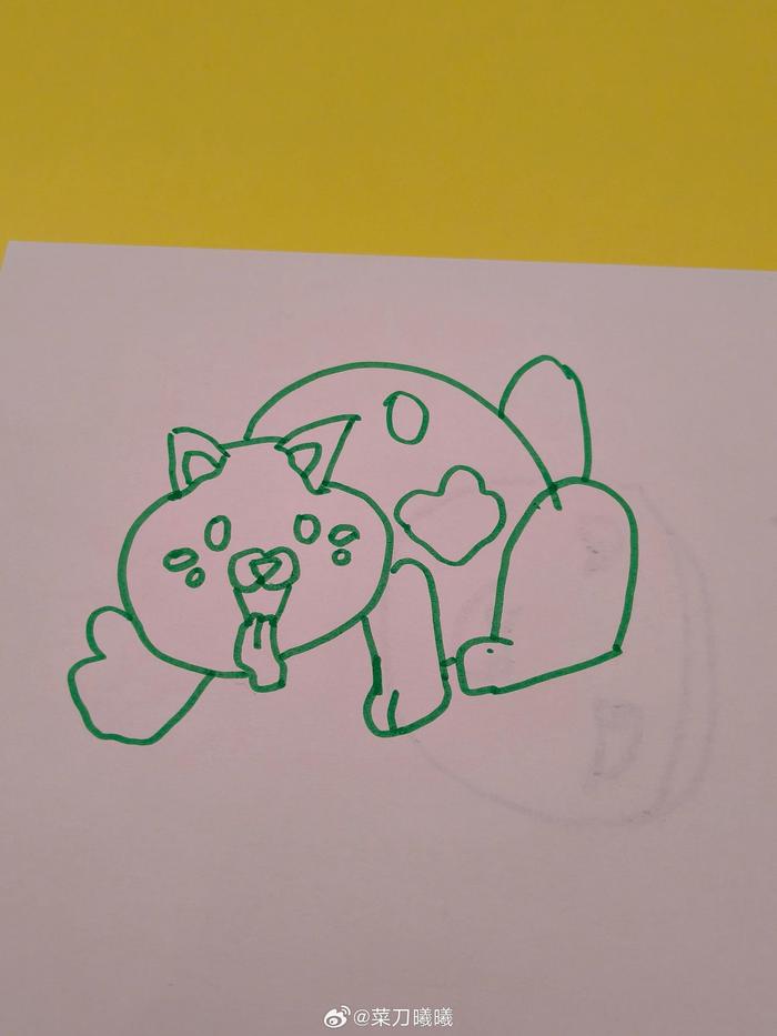 笔耕不辍，给孩子画画， 他喜欢画画，但是自己不画，喜欢看妈妈画