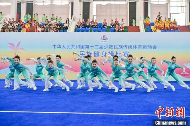 图为天津市代表团选手在比赛中。中新社记者 骆云飞 摄