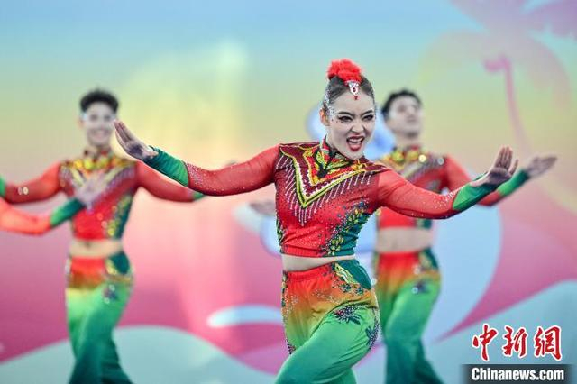 图为山东省代表团选手在比赛中。中新社记者 骆云飞 摄