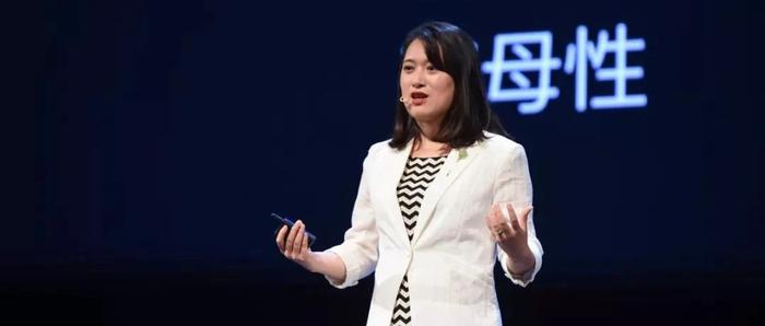 沈奕斐：社会欠每个妈妈一座“奥斯卡”