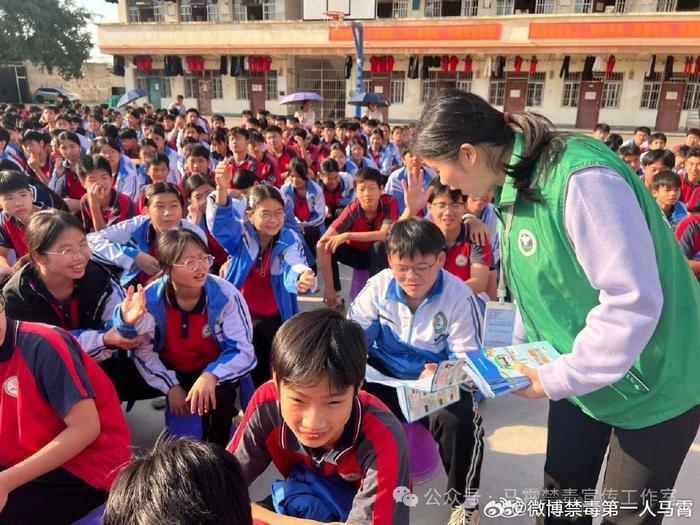好习惯能够带来好运，每天早起，努力拼搏，愿你早安永远是勇敢的开始…