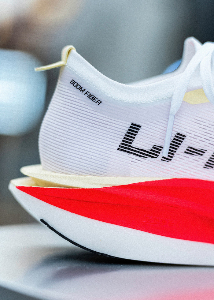 李宁发布全新「超䨻科技」！6 款重磅新品抢先看！|球鞋|李宁（LI-NING）|运动时尚|碳板|运动员_新浪新闻
