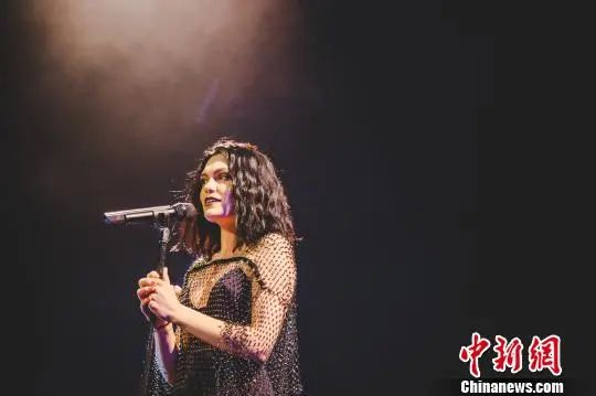 资料图：2018年，英国女歌手Jessie J在成都演出。　钟欣 摄