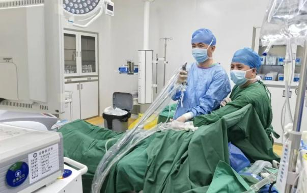 （到西盟县开展手术）