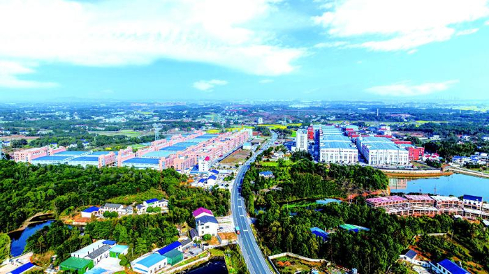 从浏阳城区出发,沿319国道浏永公路往长沙方向一路西行,穿越蕉溪岭