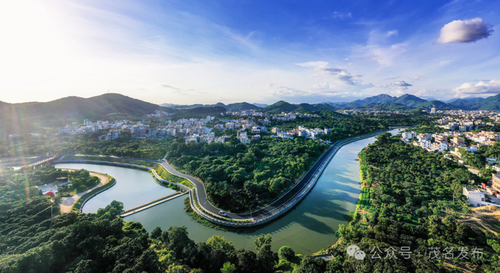 “甜美果海”乡村振兴示范带入选省十大乡村振兴示范带。通讯员 陈兆武 摄