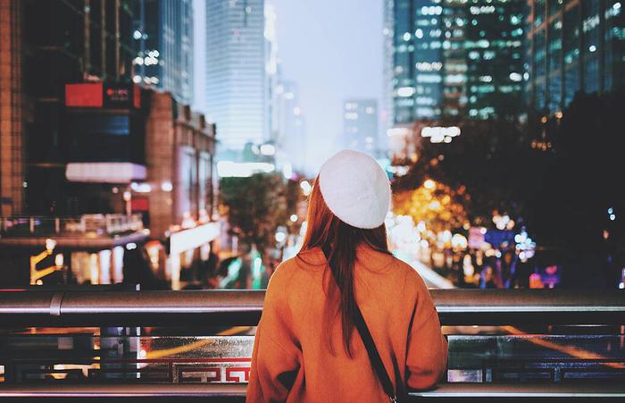 闪电心灵愈站 | 女孩青春期叛逆 心理专家：要让她感受到源源不断的“爱”
