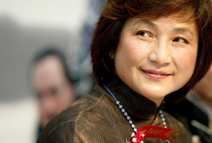 郑佩佩 视觉中国资料图