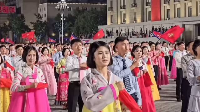 朝鲜人民大型广场舞蹈
