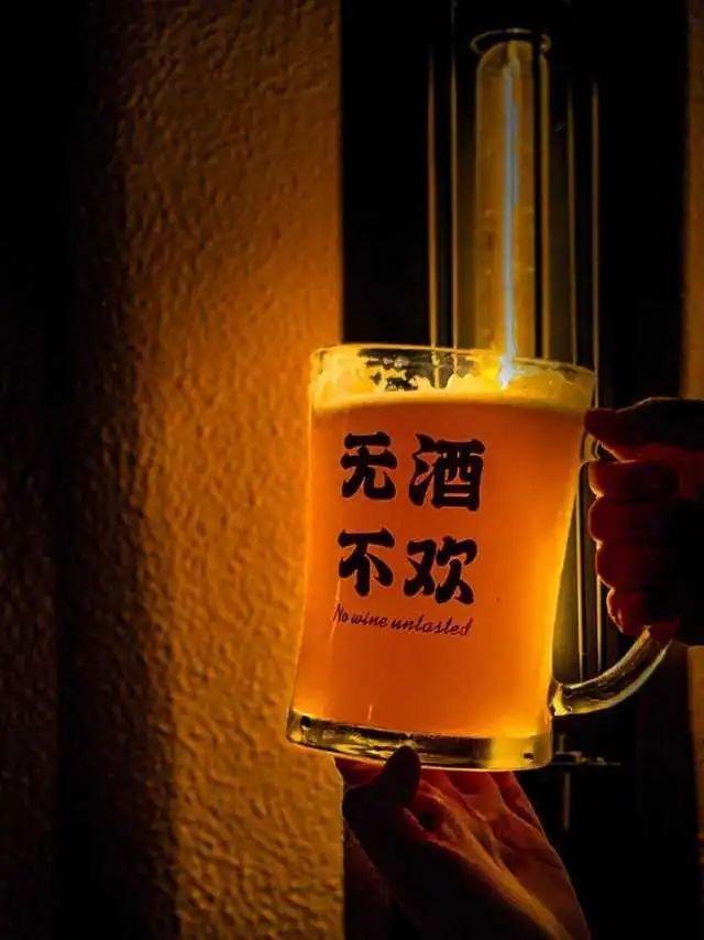 有些事一旦过去，最好的方式就是一走了之，别柔肠百转自怨自艾，别心有不甘怨天尤人，结束才是新的开始