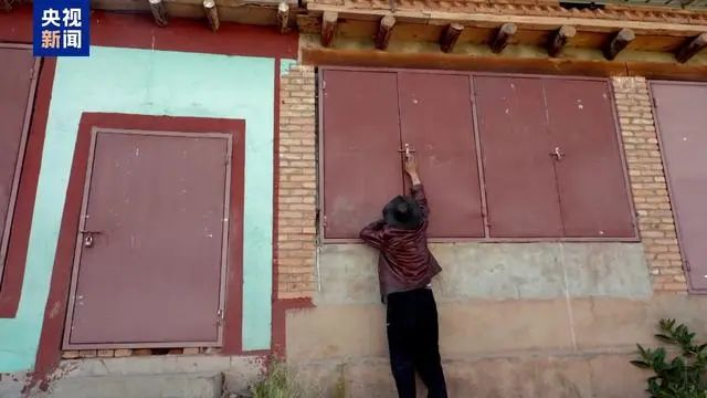 可以防熊进入的特殊门窗。图/央视新闻