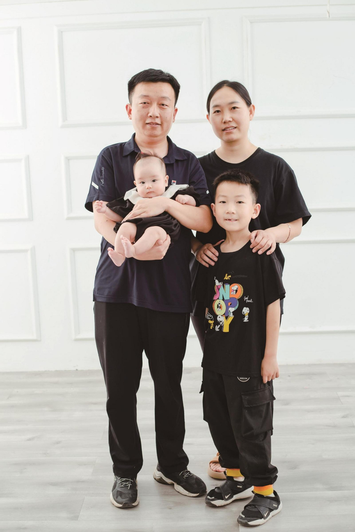 郭菲菲全家福。