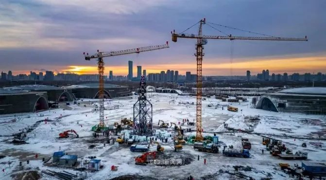 第二十六届哈尔滨冰雪大世界园区，冰建各项前期工作有条不紊地推进。