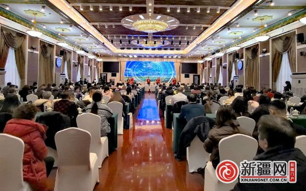 和静县文化旅游资源暨招商引资专场推介会现场。（薛玲摄）